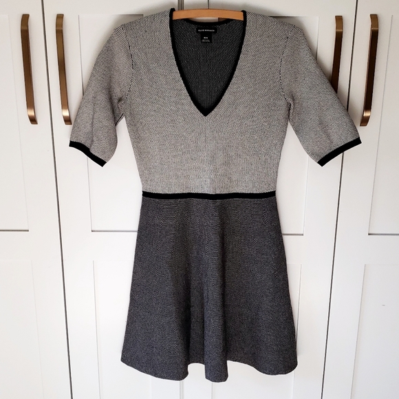 Club Monaco Dress Womens M Gray Black Dot Print Sheath - Picture 1 of 7